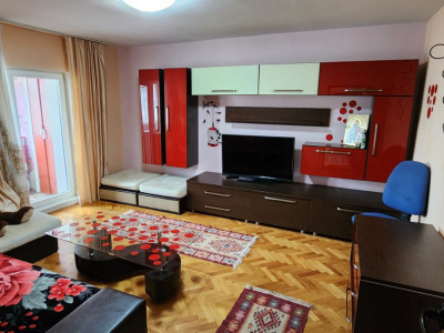 Apartament de 3 camere, decomandat, 72 mp., zona Manastur