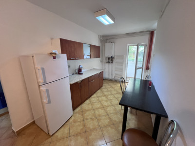 Apartament de 3 camere, decomandat, 71 mp., zona Marasti