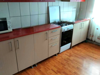Apartament de 2 camere, 52 mp., zona Lama.