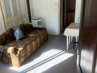 Garsonieră, 24 mp, beci 20 mp, grădină, parcare, Ultracentral