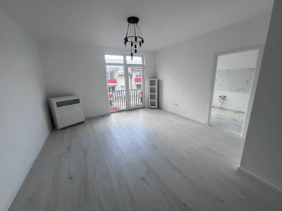 Apartament de 2 camere, decomandat, 56 mp, zona Regal.