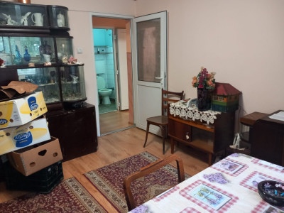 Apartament de 2 camere, decomandat, 40 mp., zona Manastur