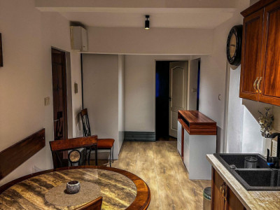 Apartament 3 camere // Zona Centrala
