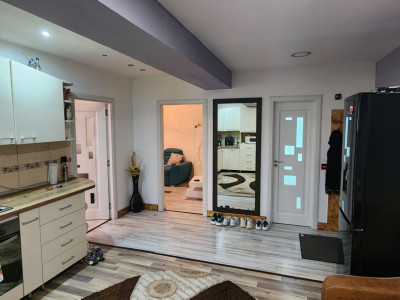 Apartament de 2 camere, decomandat, 55 mp., garaj, boxa, zona Regal Baciu