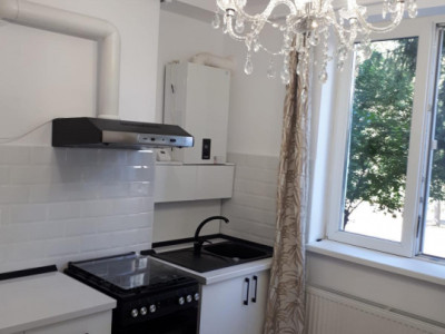 Apartament de 2 camere, decomandat 50 mp., zona Ghergheni