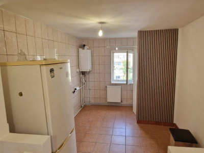 Apartament de 3 camere, decomandat, 65 mp., zona Manastur