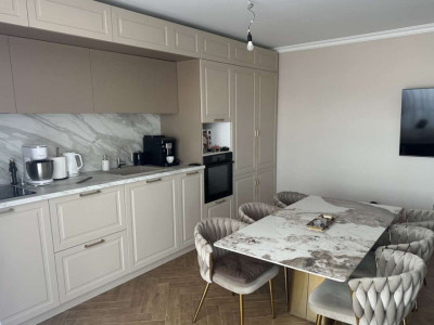 Apartament 3 camere, etaj 2, zona Libertatii 