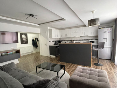 Apartament de 3 camere, decomandat, 84 mp., zona Nord-Vest