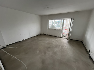 Apartament de 3camere, decomandat, 79 mp., zona Parcul Central 