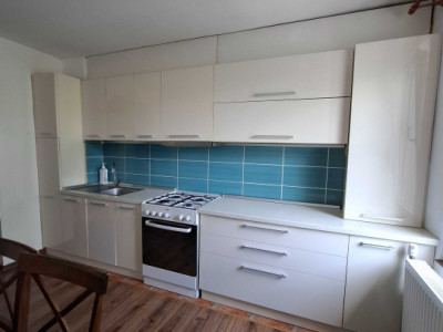 Apartament de 3 camere, decomandat, 68 mp., zona Independentei