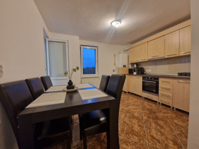 Apartament de 2 camere, decomandat, 56 mp., zona Ultracentral