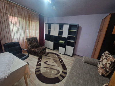 Garsoniera, mobilată/utilată, 27 mp., zona Sens