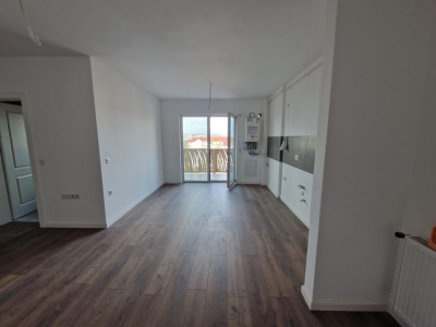 Apartament de 3 camere, decomandat, 76 mp., zona Isu