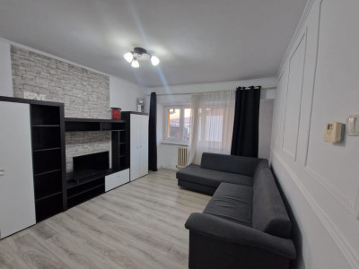 Apartament de 2  camere, decomandat,56 mp., zona Independentei.