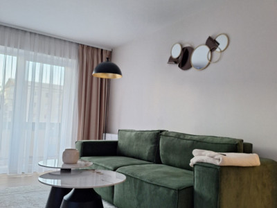 Apartament de 3 camere, decomandat, 60 mp., zona Stefan Cel Mare.