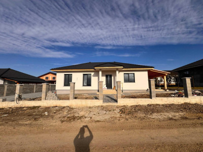 Casă individuală, 3 camere, 91 mp., teren 500 mp., zona Aerodrom