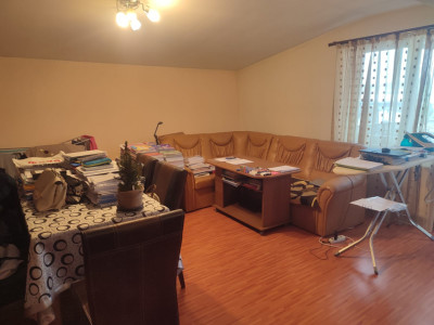 Apartament de 2 camere, decomandat, 77 mp., zona Nord