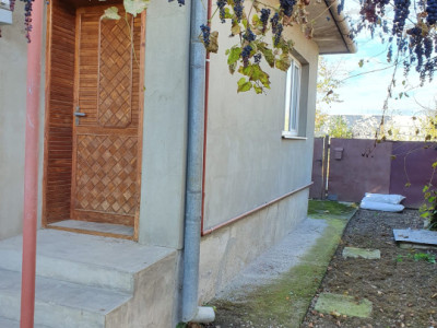Casă individuala, 4 camere,  214 mp., teren 505 mp., zona centrala . 
