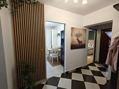 Apartament de 3 camere, decomandat, 64  mp., zona central