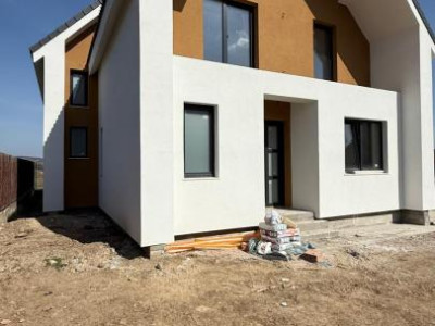 Casă individuala, 5 camere, 160 mp., teren 500 mp., zona Gilau