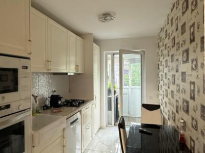Apartament de 1 camera, 40 mp., la cheie, decomandat, zona Florilor