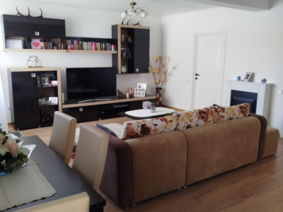 Casa tip duplex de 4 camere, 108 mp., zona Terra
