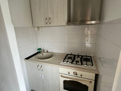 Apartament 3 camere, semidecomandat, 56 mp, zona Republicii