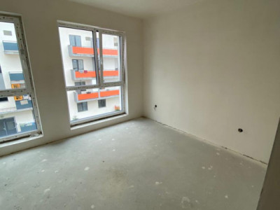 Apartament de 3 camere, 51 mp., zona Terra.